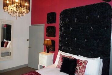 هتل The Manor House
