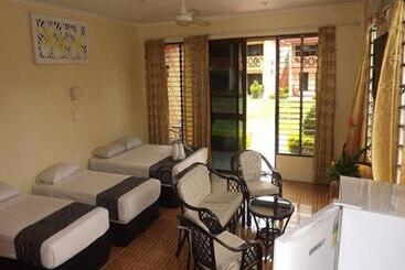 هتل Wailoaloa Beach Resort Fiji