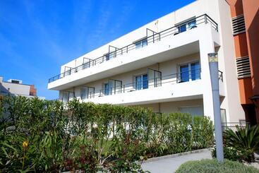 Comfort Aparthotel Cannes Mandelieu