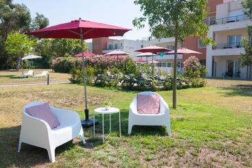 Comfort Aparthotel Cannes Mandelieu