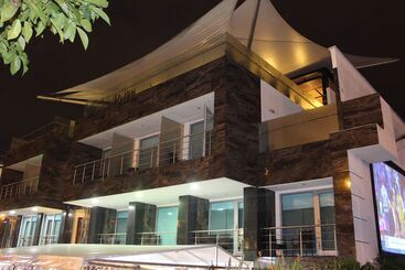 هتل Zi One Luxury