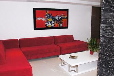 هتل Zi One Luxury
