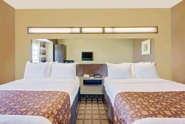 Microtel By Wyndham Perry National Fairground Area I 75