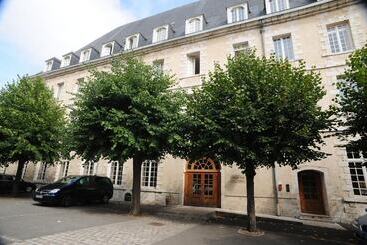 پانسیون Hôtellerie Saint Yves