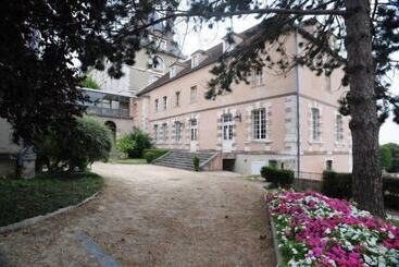 پانسیون Hôtellerie Saint Yves