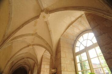 پانسیون Hôtellerie Saint Yves