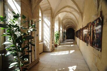 پانسیون Hôtellerie Saint Yves