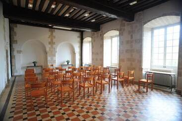 پانسیون Hôtellerie Saint Yves