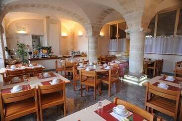 پانسیون Hôtellerie Saint Yves
