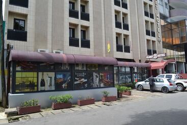 Planet Hotel