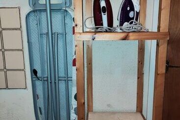 تختخواب و صبحانه Pebbles Guest House