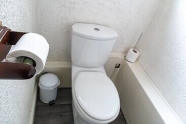 تختخواب و صبحانه Pebbles Guest House