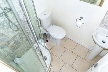 تختخواب و صبحانه Pebbles Guest House