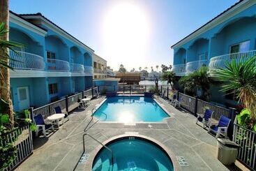 Casa Bella Hotel And Suites