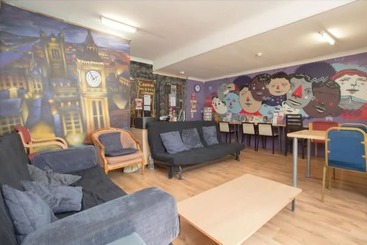 Central Hotel   Hostel