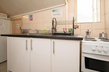 Central Hotel   Hostel
