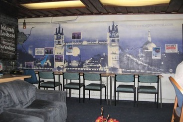 Central Hotel   Hostel