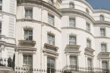 Central Hotel   Hostel