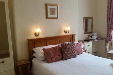 هتل Britannia Guest House
