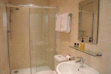 هتل Britannia Guest House