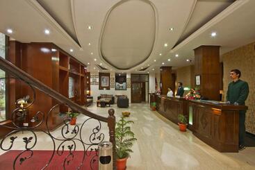 هتل Broadways Inn