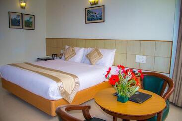 هتل Broadways Inn