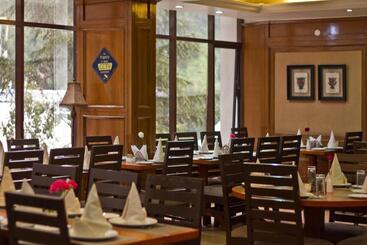 هتل Broadways Inn