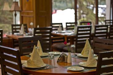 هتل Broadways Inn