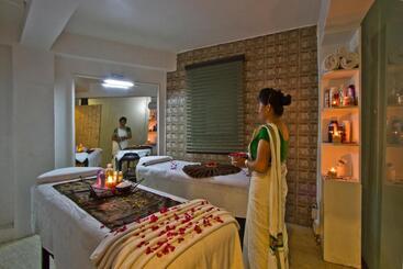 هتل Broadways Inn