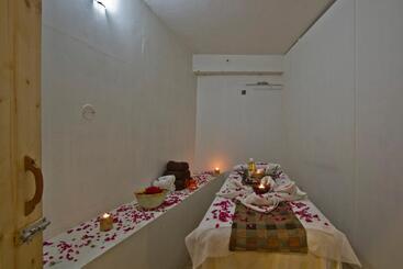 هتل Broadways Inn