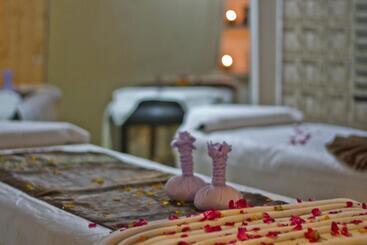 هتل Broadways Inn