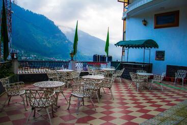 هتل Broadways Inn