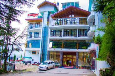 هتل Broadways Inn