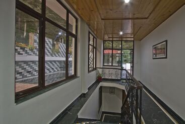 هتل Broadways Inn