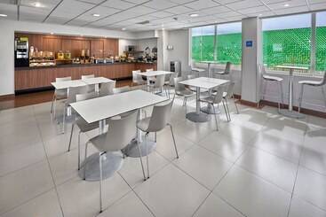 هتل City Express By Marriott Aguascalientes Sur