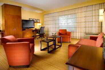 هتل Courtyard By Marriott Tyler