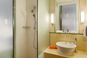 Hotel Holiday Inn Express Hong Kong Soho, An Ihg