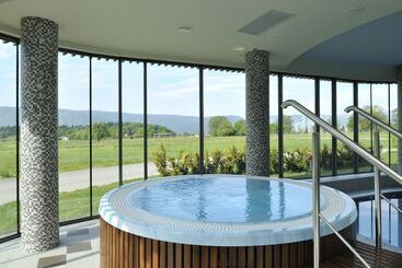 هتل Lambergh Château &