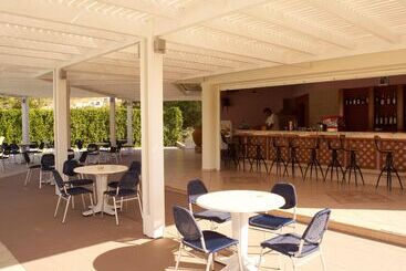 Lindos White Hotel & Suites