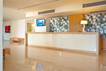 Lindos White Hotel & Suites