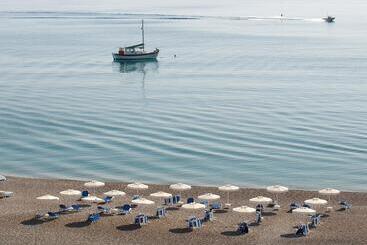 Lindos White Hotel & Suites