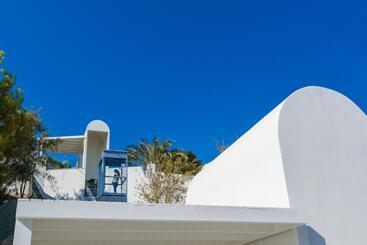 Lindos White Hotel & Suites