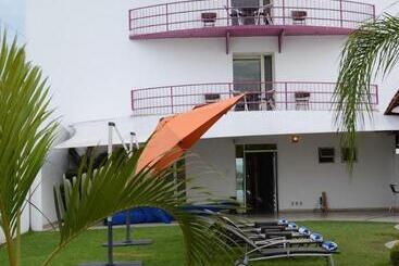 هتل Magico Inn