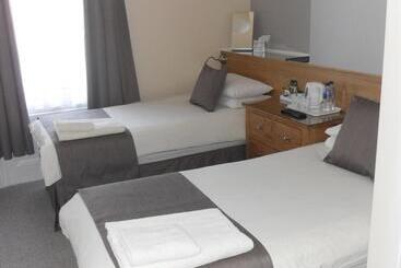 هتل Powys Lodge