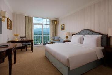 هتل Rixos Almaty
