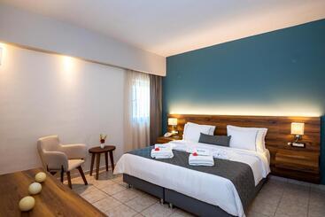 هتل Solimar Aquamarine Resort