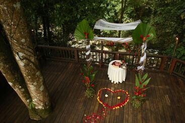 هتل The Lodge At Pico Bonito
