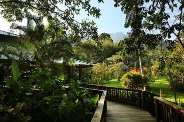 هتل The Lodge At Pico Bonito