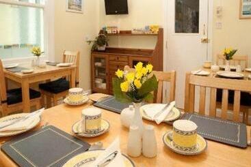 Hotelli The Meltham Guesthouse Scarborough