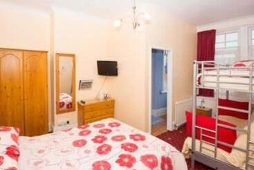 Hotelli The Meltham Guesthouse Scarborough